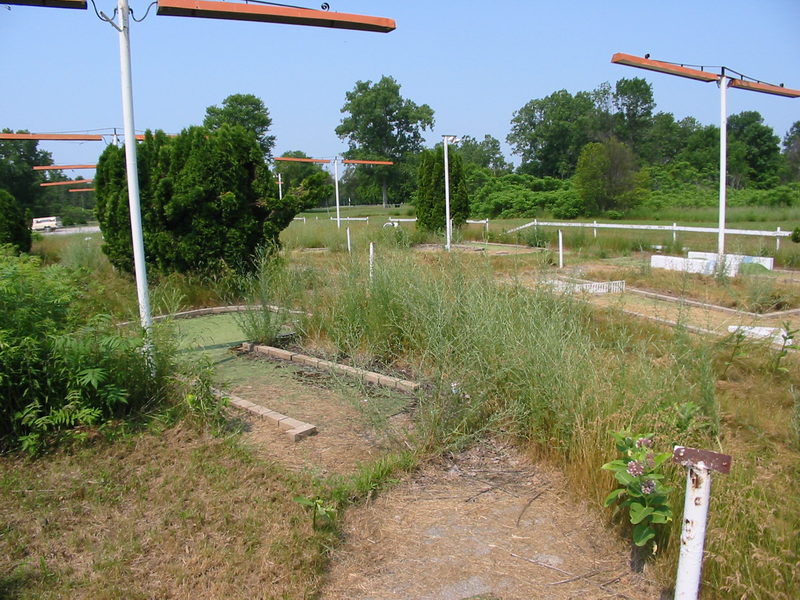Lakeshore Putt-Putt Golf - June 2002 (newer photo)